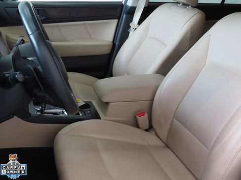 Used 2019 Subaru Outback 3.6R Limited AWD/4WD image 10