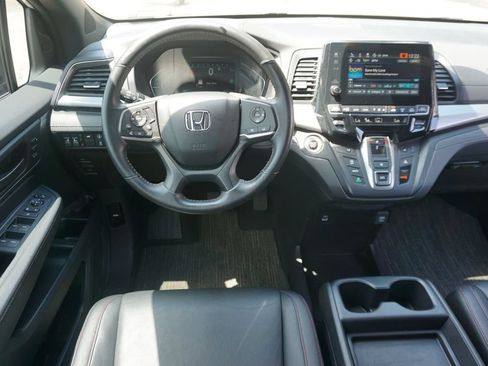 Used 2024 Honda Odyssey Sport image 6