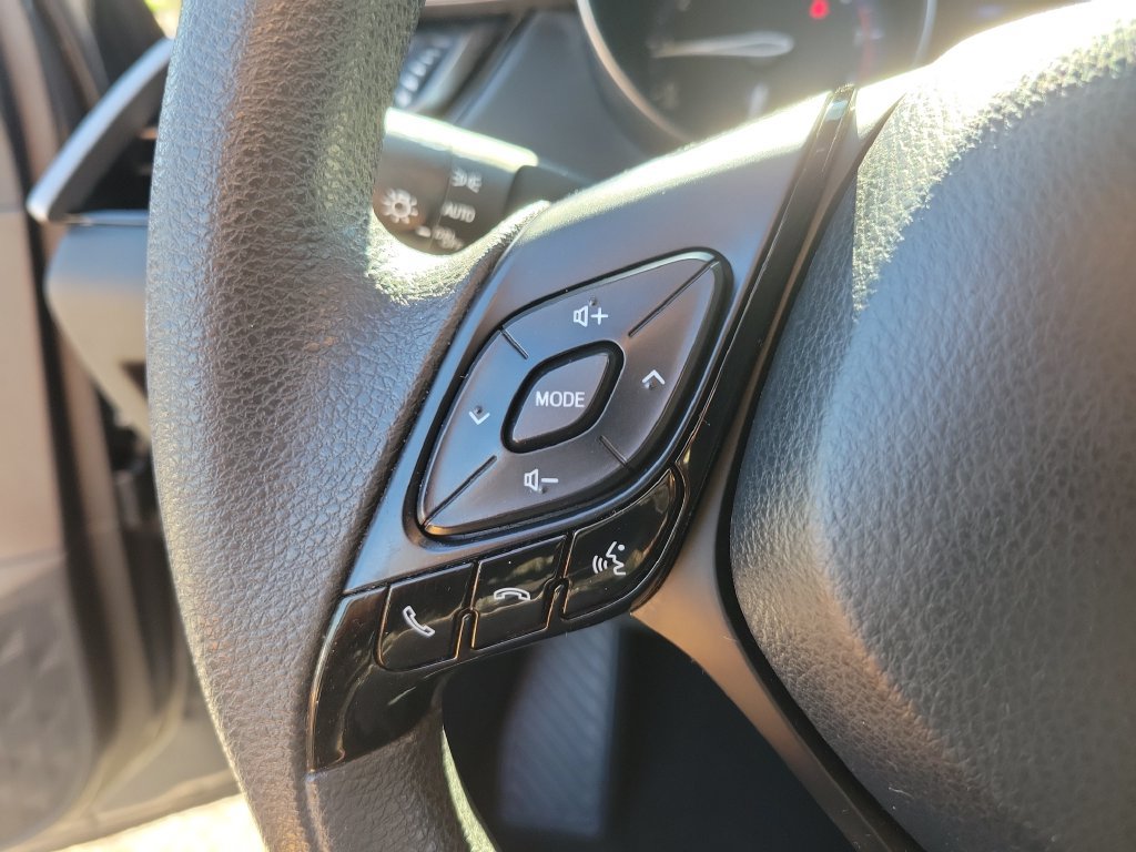 Used 2021 Toyota C-HR LE FWD image 18