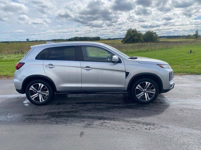 Used 2026 Mitsubishi Outlander Sport SE AWD/4WD image 2