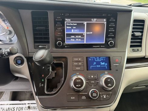 Used 2018 Toyota Sienna XLE image 16