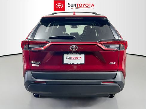 Used 2025 Toyota RAV4 XLE Premium FWD image 5