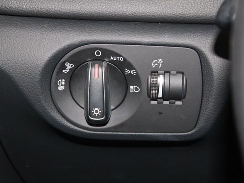 Used 2018 Audi Q3 2.0T Premium image 19