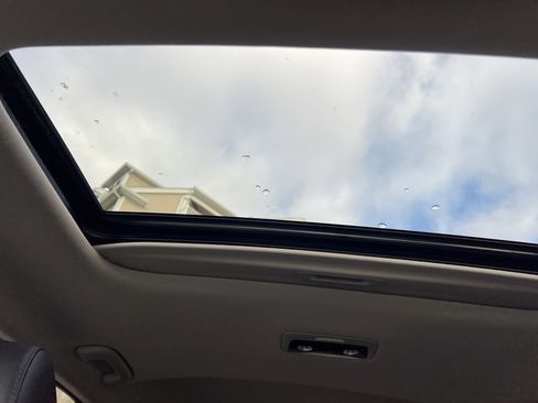 Certified 2025 Kia Seltos SX w/ SX Sunroof Package image 20