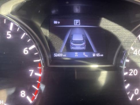 Used 2020 Nissan Pathfinder Platinum image 9