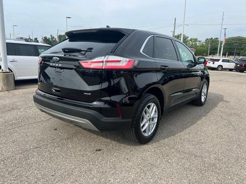 Certified 2024 Ford Edge SEL w/ Convenience Package AWD/4WD image 3