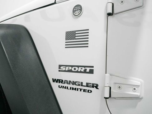 Used 2015 Jeep Wrangler Unlimited Sport w/ Quick Order Package 24S AWD/4WD image 11