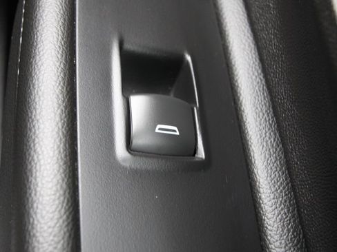 Used 2024 GMC Terrain SLE w/ Driver Convenience Package AWD/4WD image 25