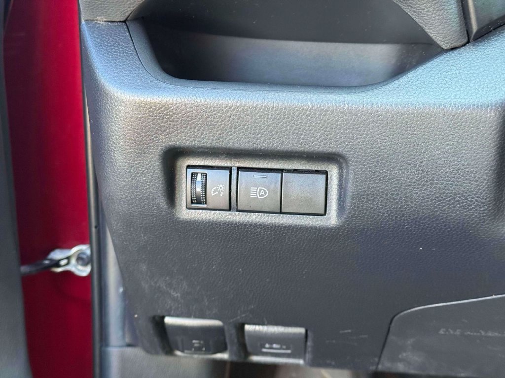 Used 2019 Toyota RAV4 LE w/ All Weather Liner Package AWD/4WD image 21