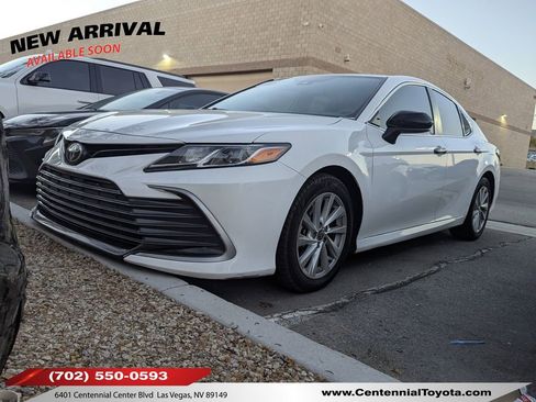 Used 2022 Toyota Camry LE image 1