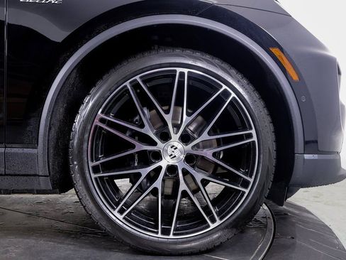 New 2025 Porsche Macan Electric image 24