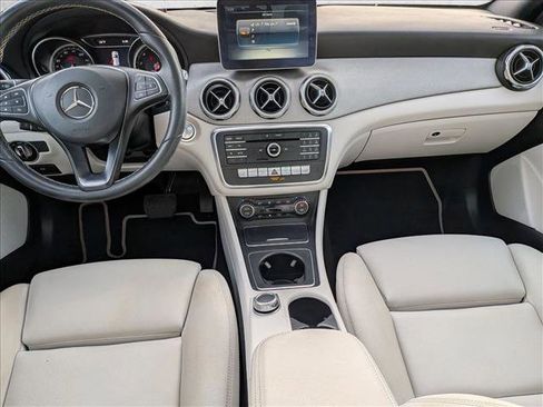 Used 2018 Mercedes-Benz GLA 250 image 16
