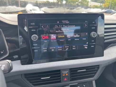 Used 2025 Volkswagen Jetta SE image 21