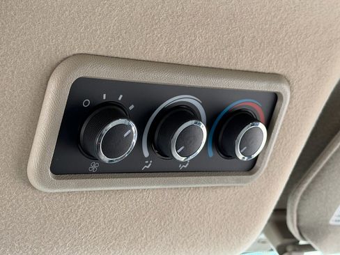 Used 2025 Chevrolet Express 3500 LT w/ LT Preferred Equipment Group RWD image 20