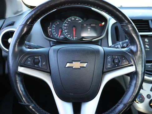 Used 2017 Chevrolet Sonic Premier image 12