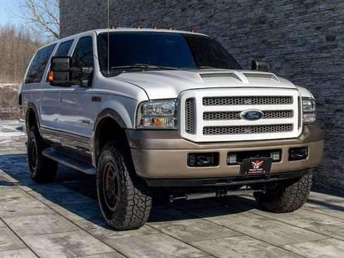 Used 2005 Ford Excursion Eddie Bauer image 7