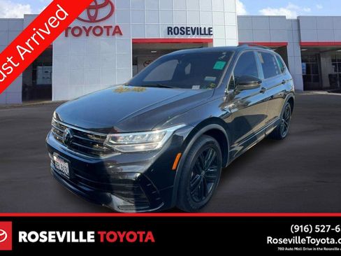 Used 2022 Volkswagen Tiguan SE R-Line FWD image 1