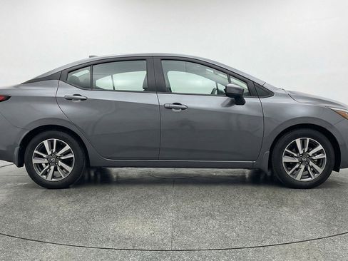 Used 2025 Nissan Versa SV FWD image 9