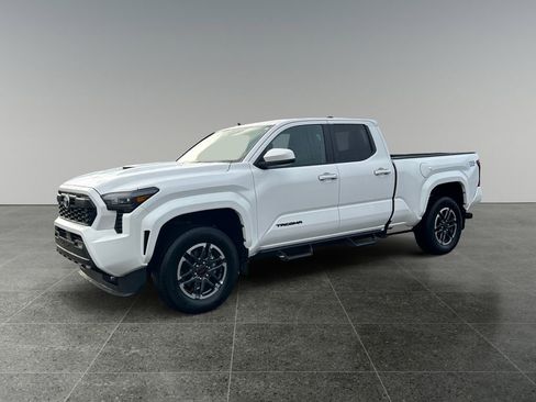 Used 2024 Toyota Tacoma TRD Sport image 3