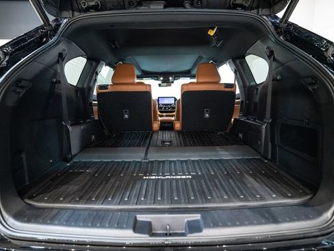 Used 2023 Toyota Highlander Platinum image 43