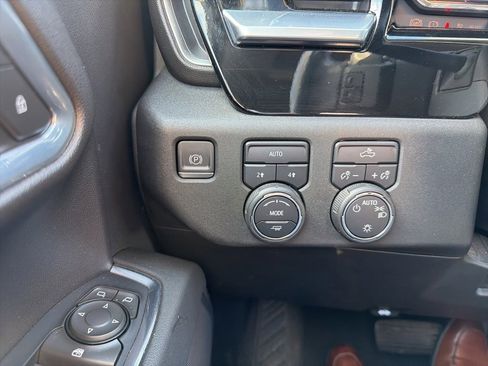 Used 2022 Chevrolet Silverado 1500 LT image 15