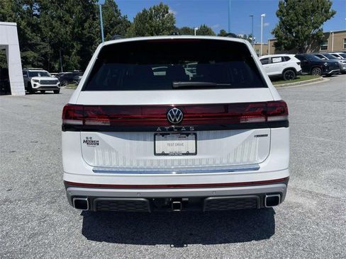 New 2026 Volkswagen Atlas Peak Edition AWD/4WD image 5