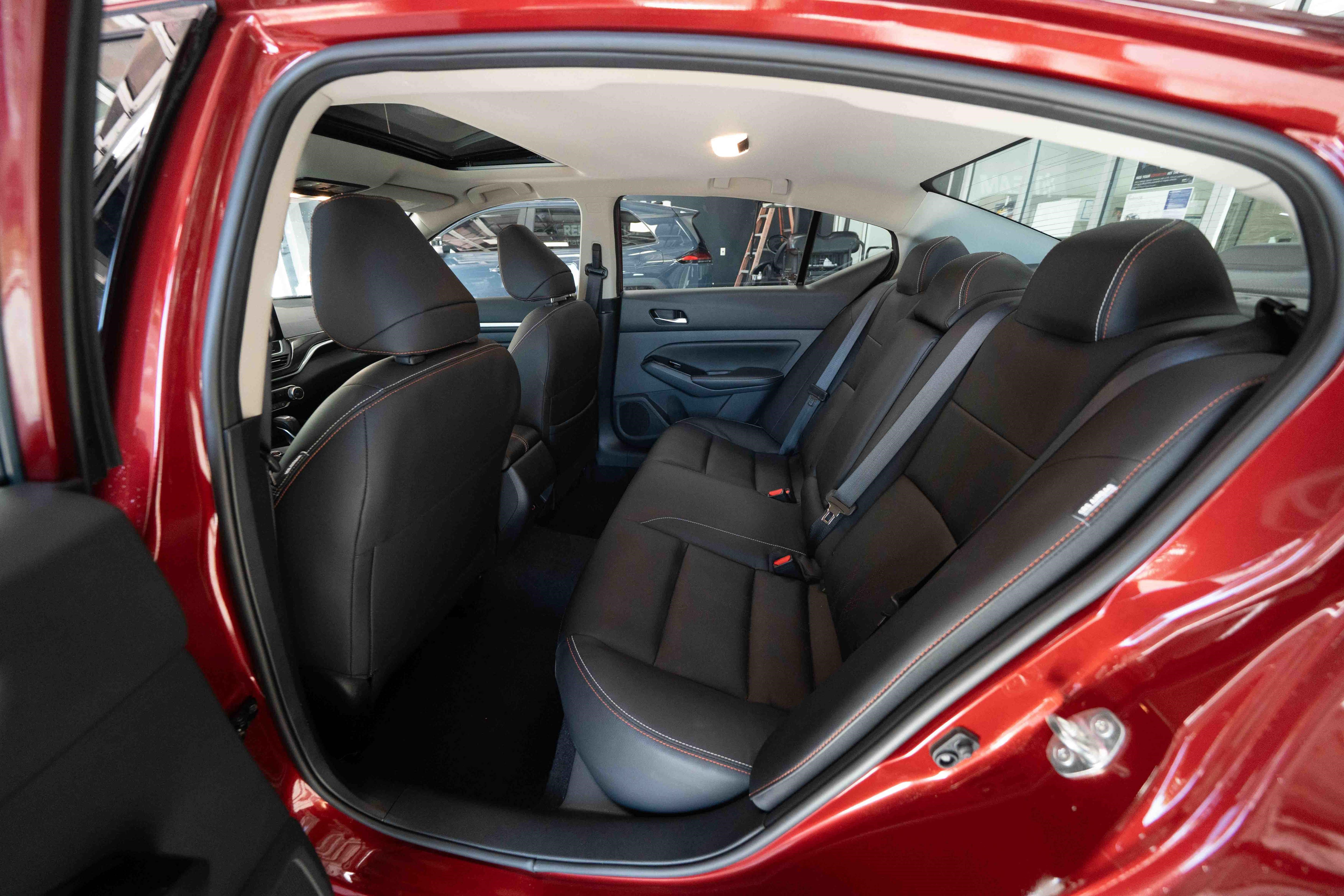 Used 2024 Nissan Altima 2.5 SR w/ SR Premium Package FWD image 23