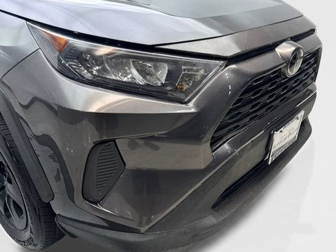 Used 2021 Toyota RAV4 LE FWD image 16