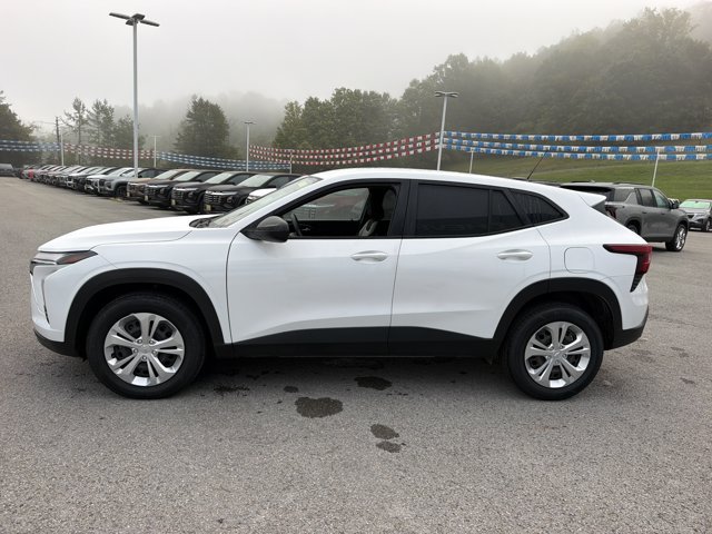 Used 2024 Chevrolet Trax LS FWD image 8