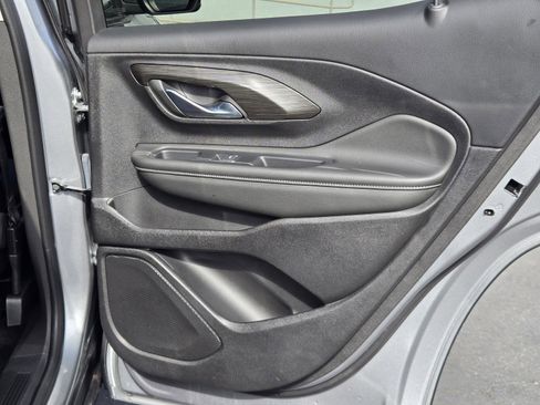 Used 2024 GMC Terrain SLE image 29