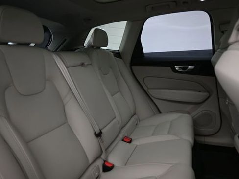 Used 2023 Volvo XC60 B5 Ultimate w/ Climate Package AWD/4WD image 12