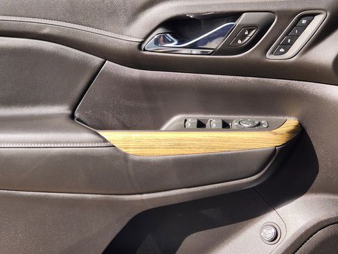 Used 2019 GMC Acadia Denali w/ Technology Package image 22