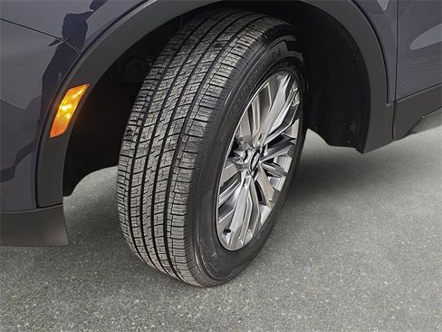 Certified 2025 Cadillac XT4 Premium Luxury image 28