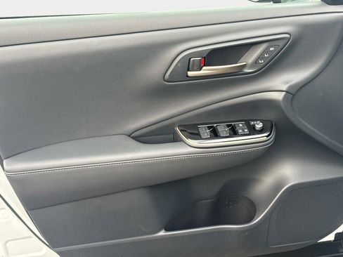 Used 2026 Toyota Crown Platinum image 19