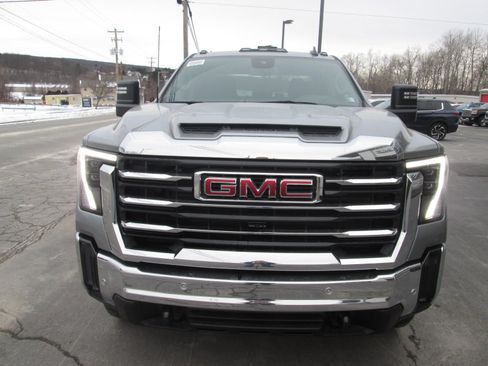 New 2026 GMC Sierra 2500 SLE w/ SLE Value Package; image 8