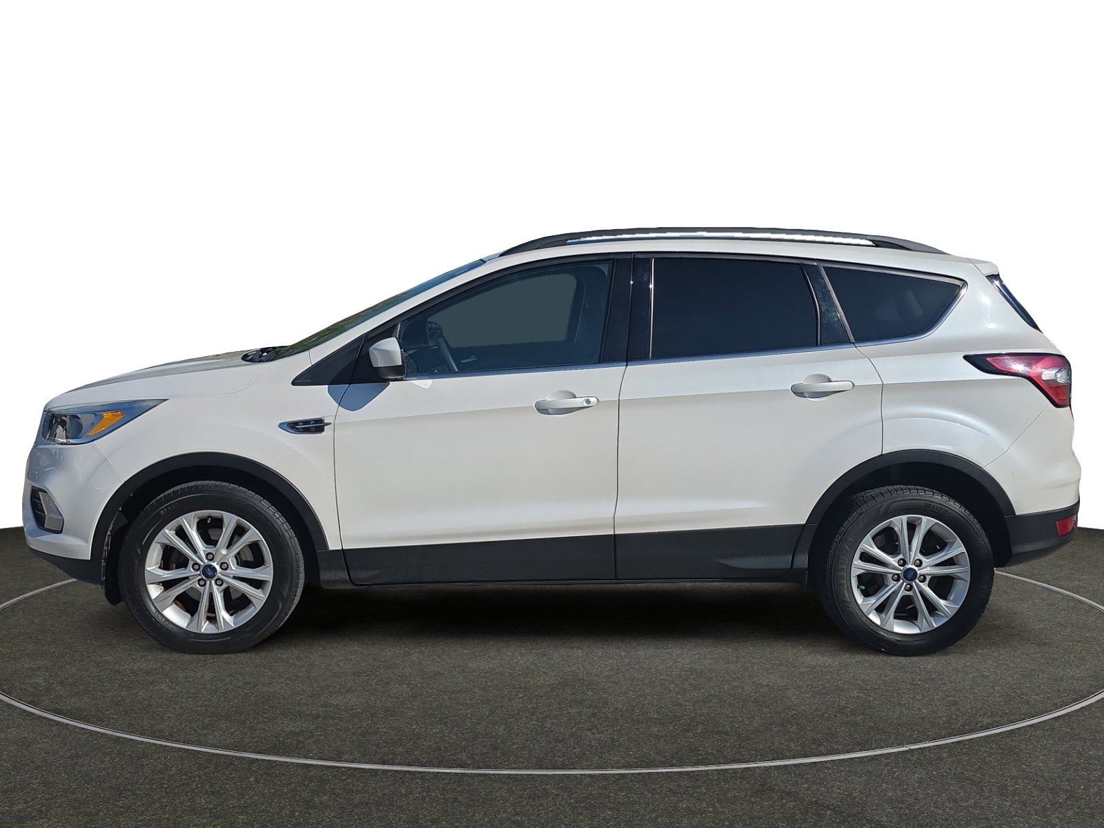Used 2018 Ford Escape SE w/ SE Sync 3 Package FWD image 2