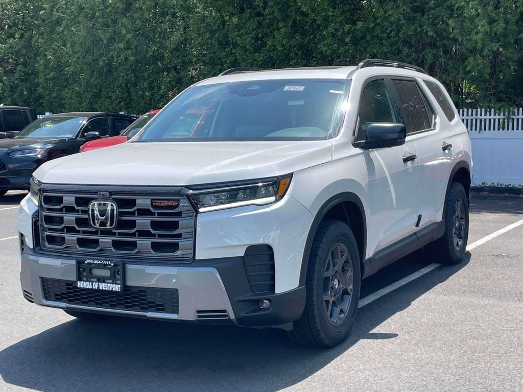 New 2026 Honda Pilot Sport image 3
