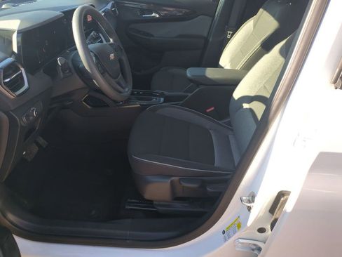 Used 2025 Chevrolet TrailBlazer LT FWD image 18