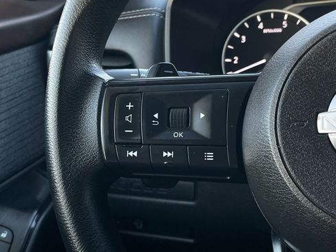 Used 2023 Nissan Rogue S image 13