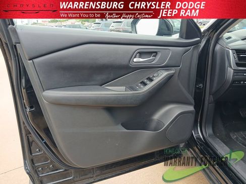 Used 2024 Nissan Rogue SV AWD/4WD image 11