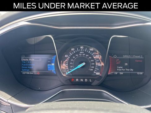Used 2017 Ford Fusion SE w/ Fusion SE Technology Package FWD image 15