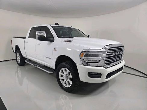Used 2023 RAM 2500 Laramie AWD/4WD image 1