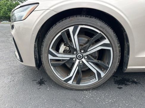 Used 2024 Volvo S60 B5 Plus image 18