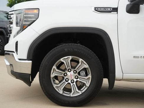 Used 2025 GMC Sierra 1500 SLT AWD/4WD image 5