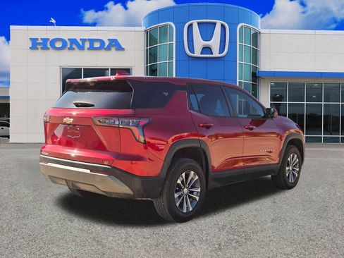 Used 2025 Chevrolet Equinox LT w/ Safety and Technology Package FWD image 3