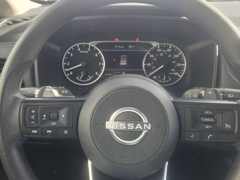 Used 2024 Nissan Rogue S FWD image 13