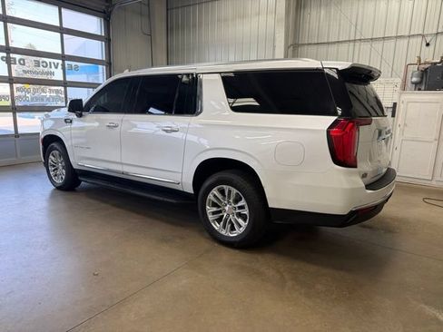 Used 2023 GMC Yukon XL SLT w/ SLT Luxury Package AWD/4WD image 6