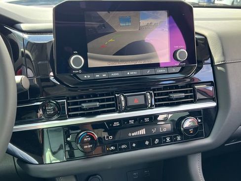 New 2025 Nissan Pathfinder SV w/ SV Premium Package image 18