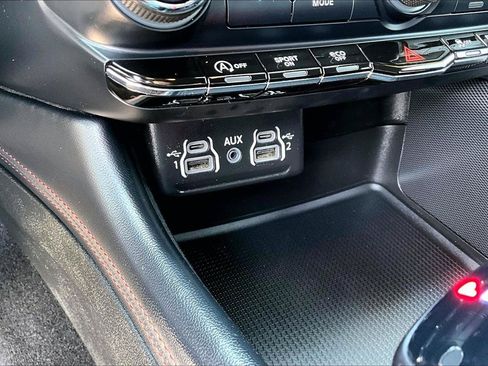 Used 2024 Dodge Durango GT AWD/4WD image 17