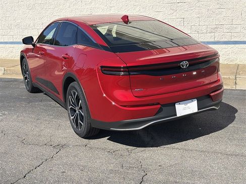 Used 2023 Toyota Crown image 5